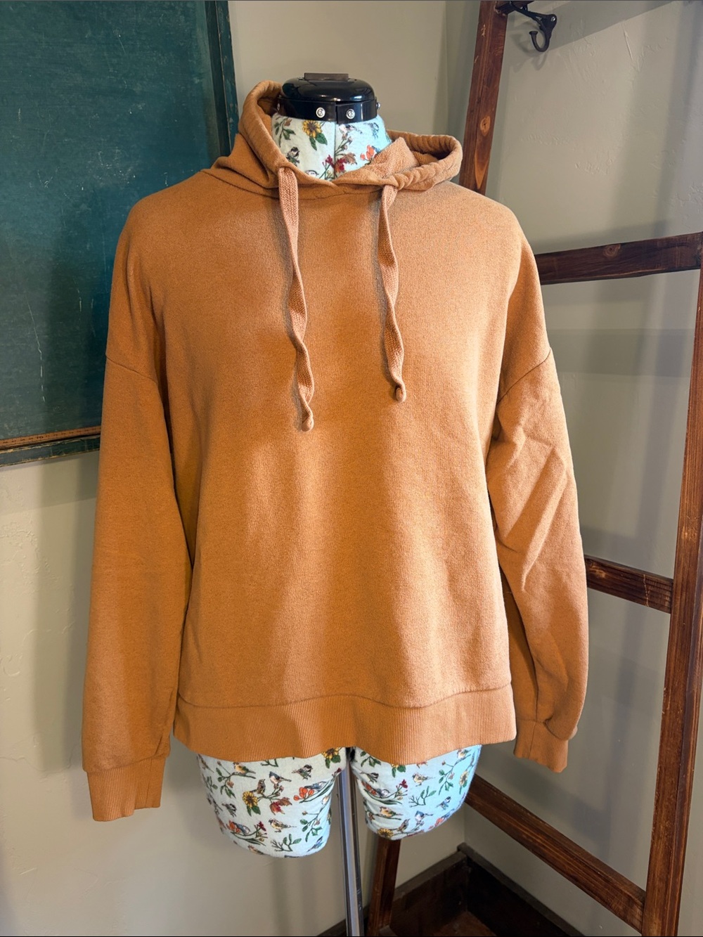 Pull&Bear Women's Scoop Neck Hooded Sweatshirt in Camel Brown